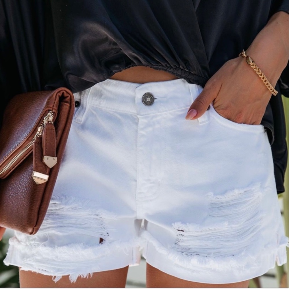 KanCan White Distressed Denim Shorts NWT 3/25 - Picture 1 of 12